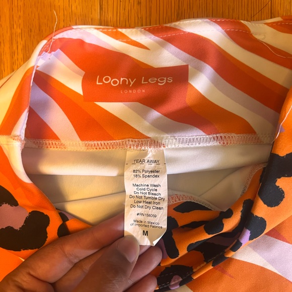 Loony legs Animal Printed Leggings "Cheetiger" Orange size medium - Picture 3 of 4